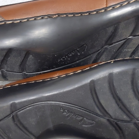Clarks Women's Brown Loafers Size 8 - Picture 3 of 4